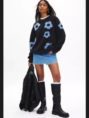 NWOT Urban Outfitters Black Crewneck with Blue Floral Appliqués Sz Med